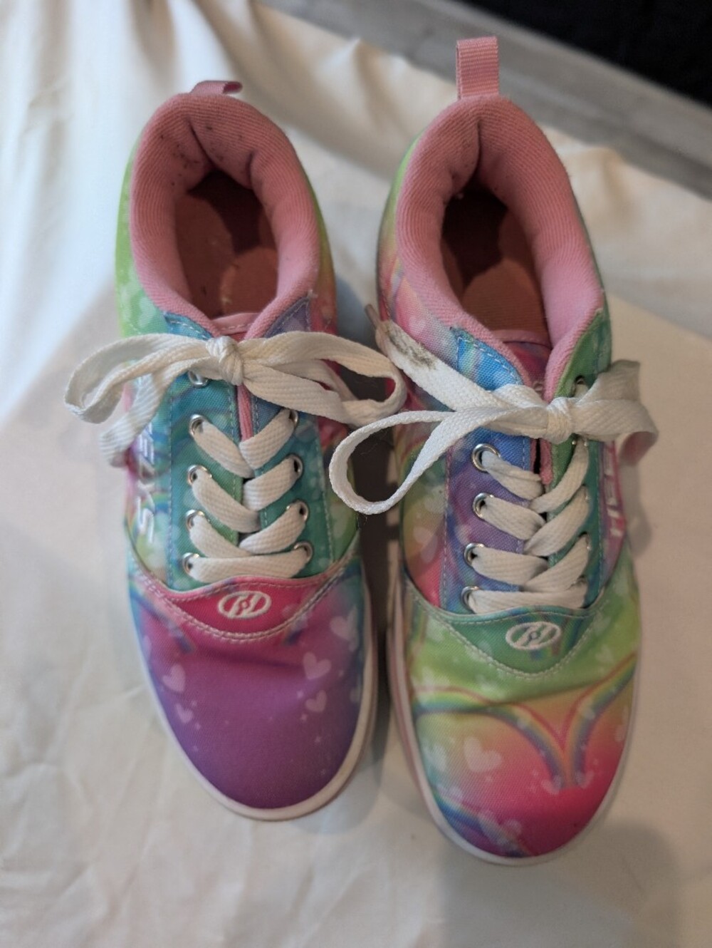 Heelys Girls' Rainbow Heart Tie-Dye Lace-Up Sneakers - Pink/Green/Blue